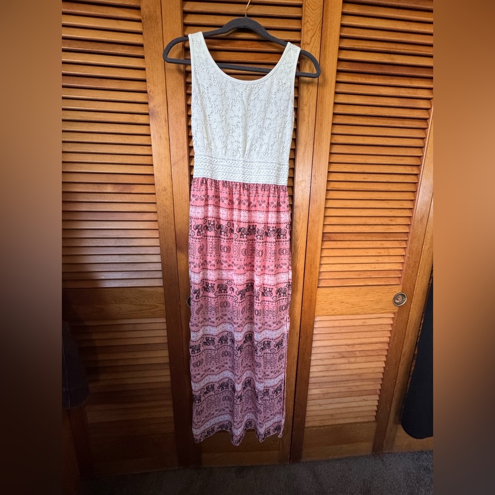 Elegant White and Pink Lace Maxi Dress